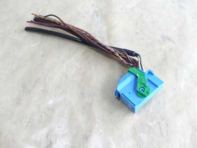 BMW 26 Pole 15 Wire Blue / Green Connector Plug w/ Pigtail 9247482